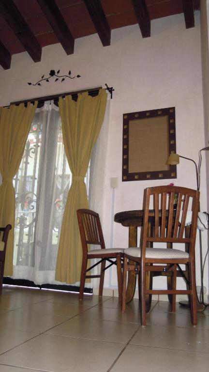 ホテル La Casa Del Laurel タスコ・デ・アラルコン 部屋 写真