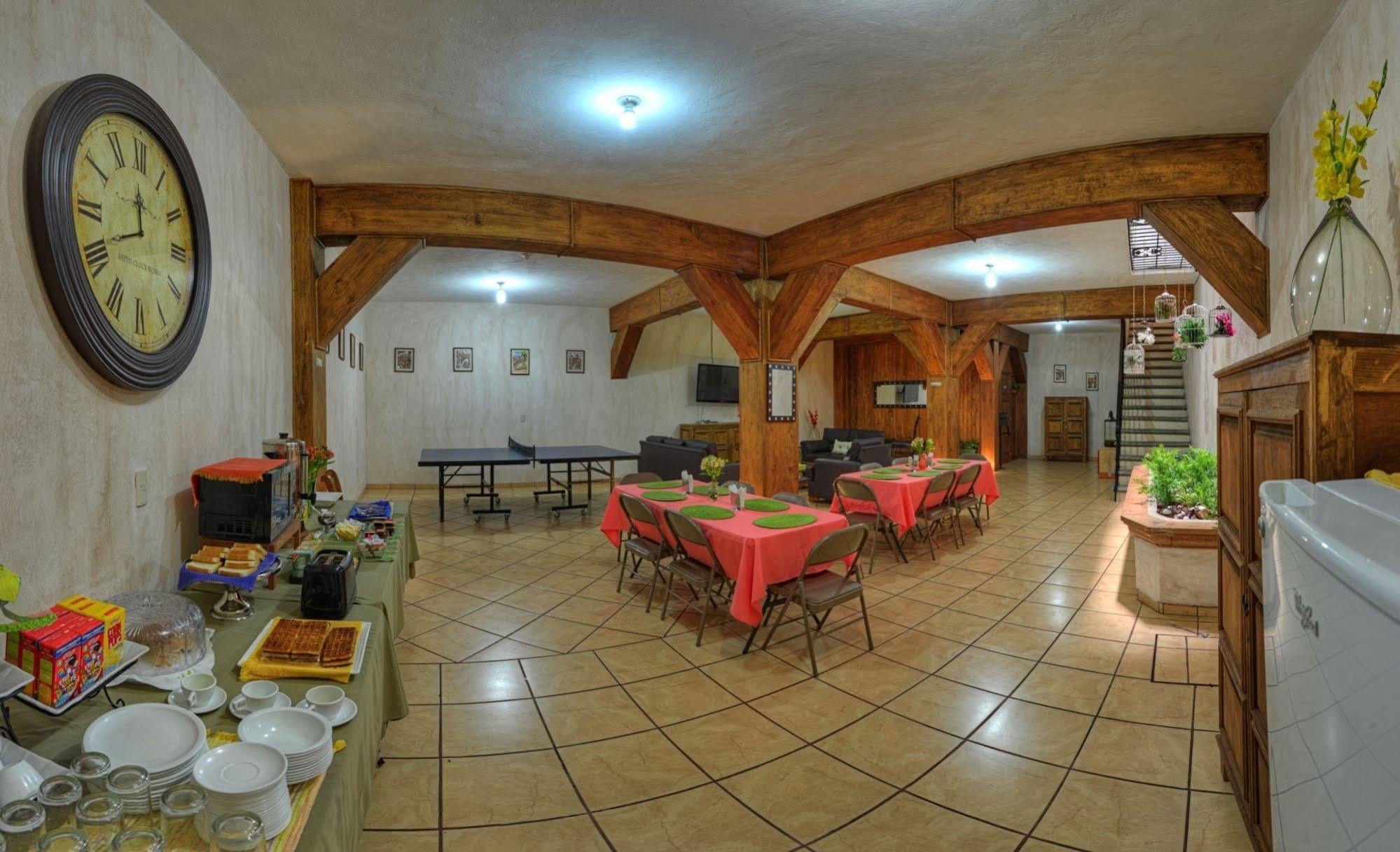 ホテル La Casa Del Laurel タスコ・デ・アラルコン エクステリア 写真