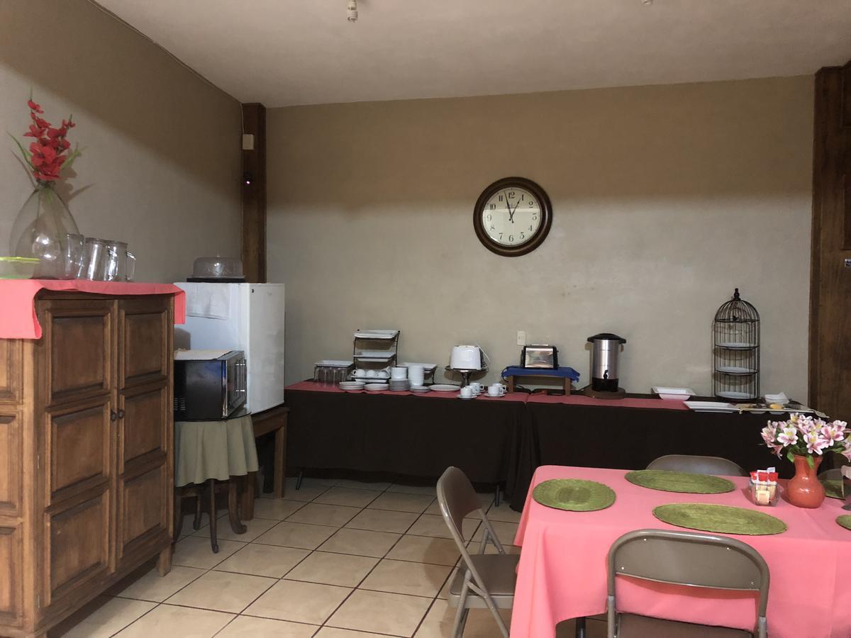 ホテル La Casa Del Laurel タスコ・デ・アラルコン エクステリア 写真