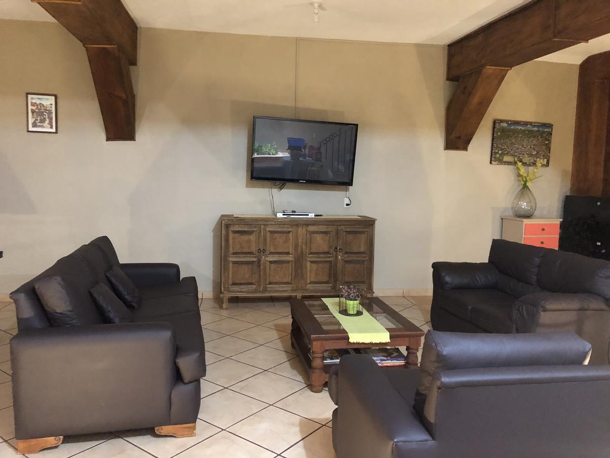 ホテル La Casa Del Laurel タスコ・デ・アラルコン エクステリア 写真